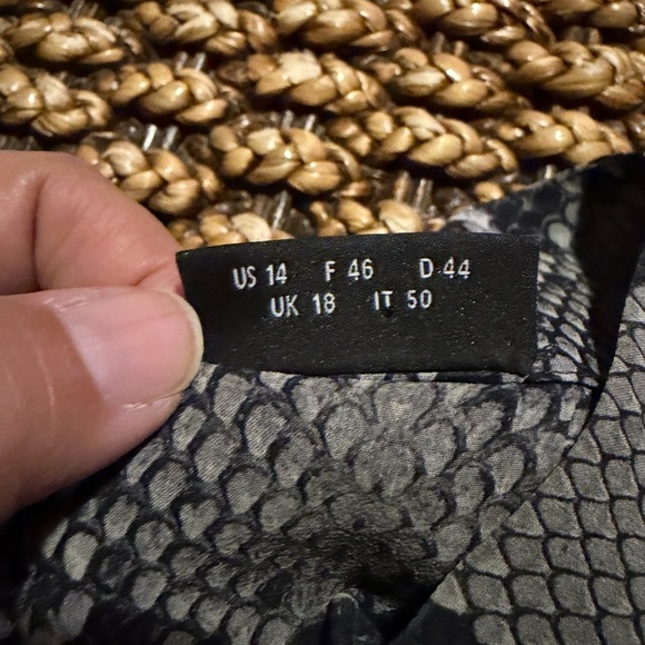 Akris Python-Print Silk Funnel-Neck Tunic (108) - Picture 9 of 10